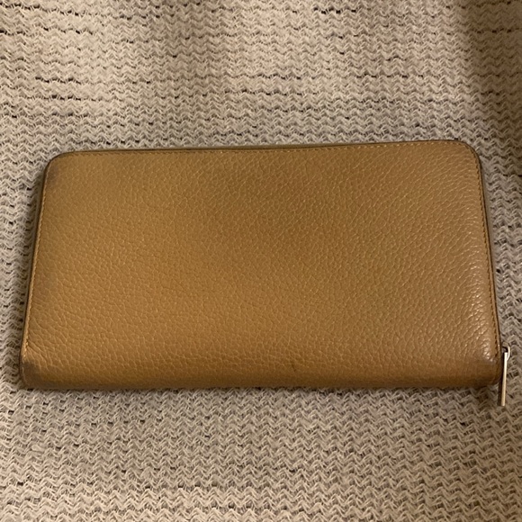 Authentic Celine Long Wallet in Exceptional Condition,No Callouts, made in Paris - Picture 5 of 7